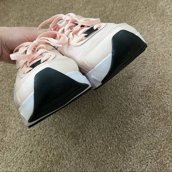 Nike Women's Pink Sneakers - Picture 3 of 7